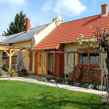Nohab Apartman Badacsonytördemic Zewnętrze zdjęcie