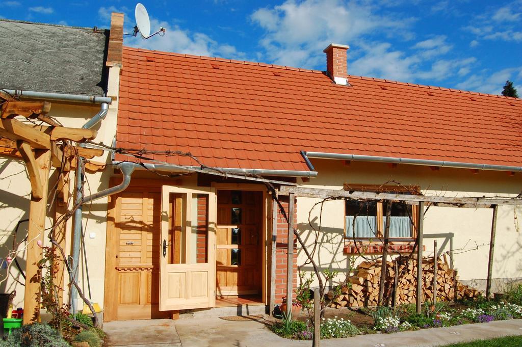 Nohab Apartman Badacsonytördemic Zewnętrze zdjęcie