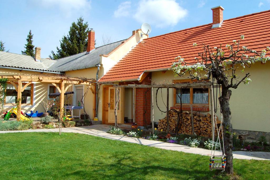 Nohab Apartman Badacsonytördemic Zewnętrze zdjęcie